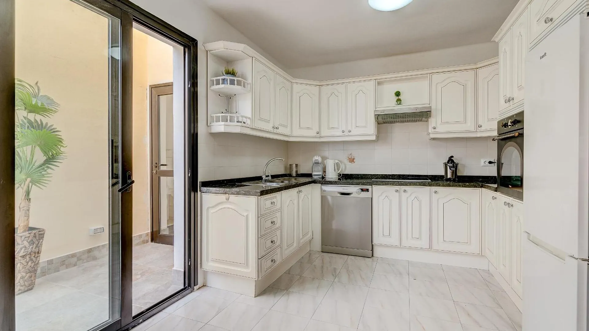 Villa Natali ,Luxury 3-Levels Large Villa On Tenerife, Ocean View, Private Poo L& Barbecue Area Costa Adeje