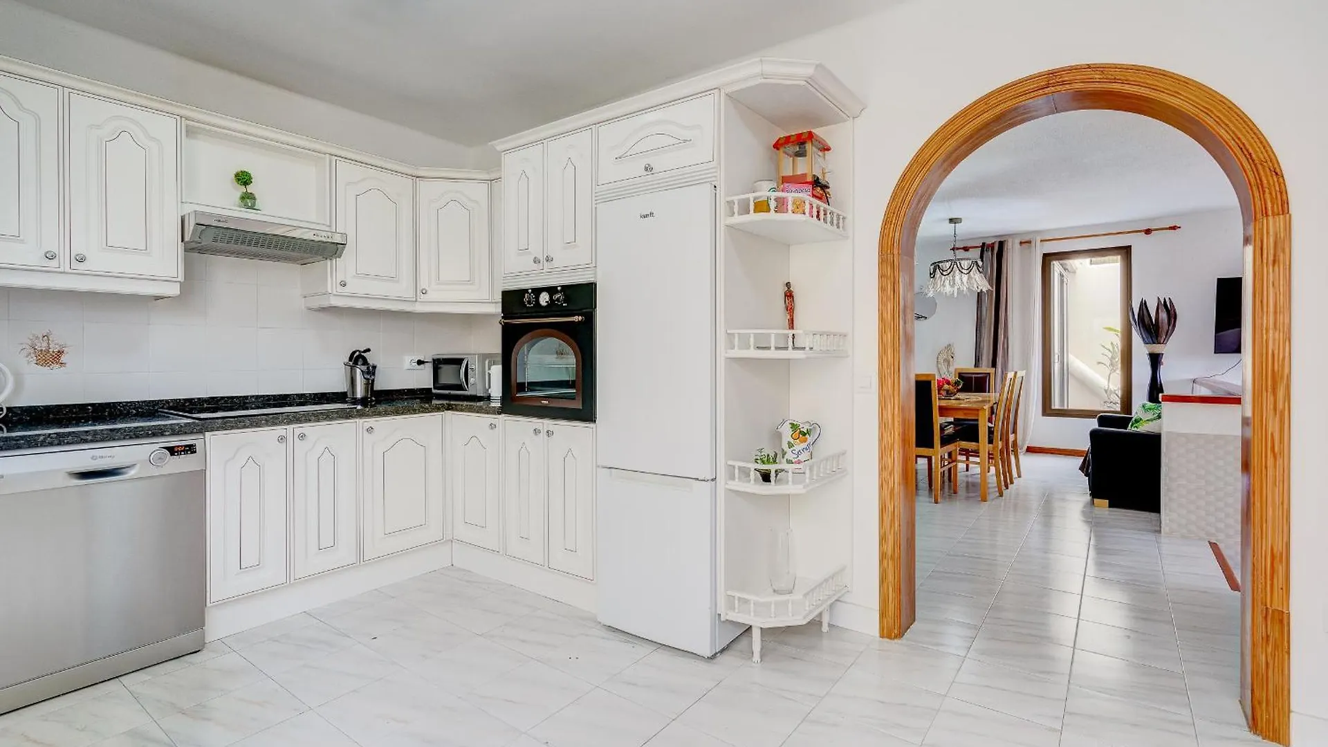 Villa Natali ,Luxury 3-Levels Large Villa On Tenerife, Ocean View, Private Poo L& Barbecue Area Costa Adeje  0*, Costa Adeje (Tenerife)